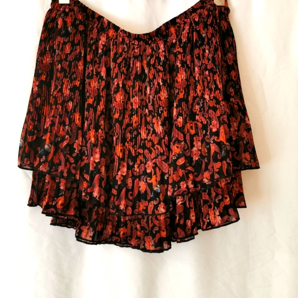 Short short skirt, ruffled, Large - Picture 1 of 6